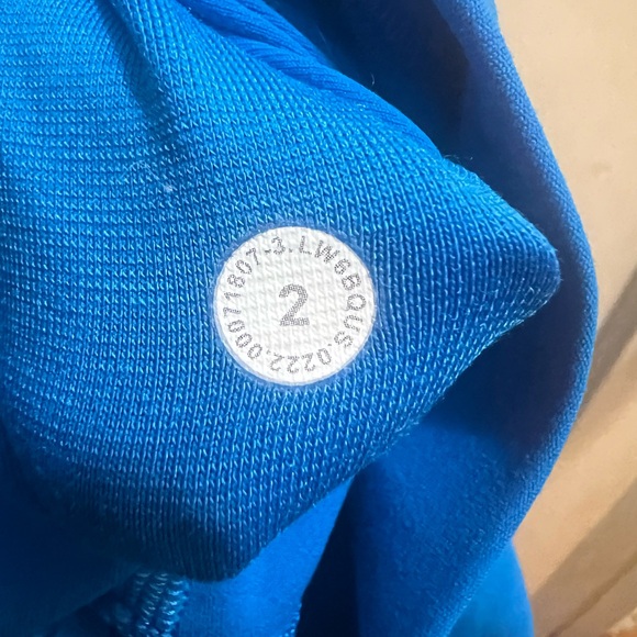 EUC Lululemon Align High Rise Crop 21” - Picture 4 of 6